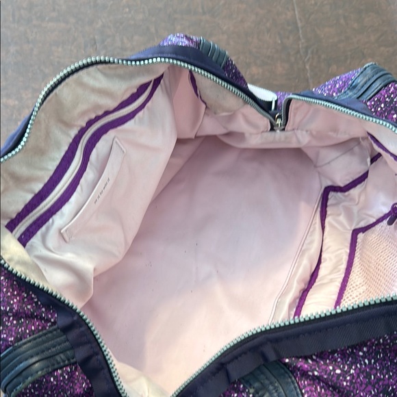 Lululemon Purple Speckled Duffel Bag - Picture 3 of 11
